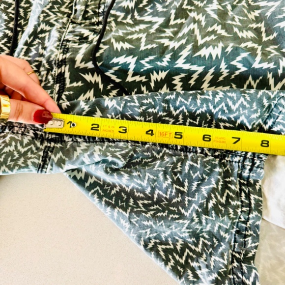 RVCA Lightning Bolt Boardshorts w/ Tiger Patch – Size 34 - Picture 9 of 10